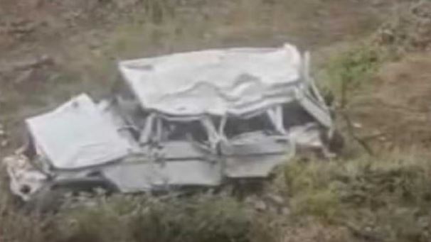 Uttarakhand News बारात की बोलेरो खाई में गिरी, चार की मौत