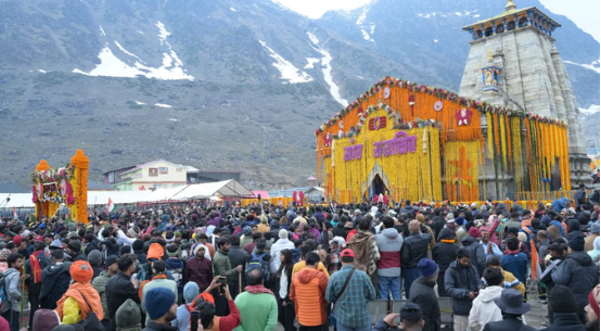 चारधाम यात्रा ने तोड़ा रिकॉर्ड, 23 दिनों में 11 लाख से अधिक श्रद्धालुओं ने किए दर्शन